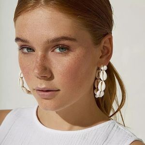 New Free People Natural Shell Hoop Earrings